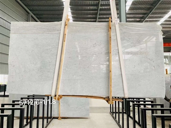 Мраморна плоча Bianco Carrara