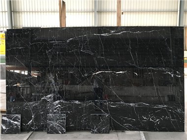 Черни мраморни плочки