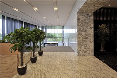 Плочки за интериорен под