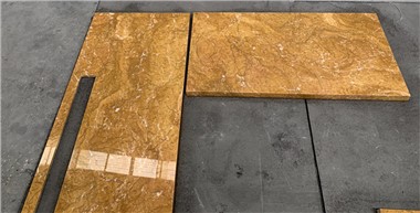 Тоалетна горна част от жълт мрамор