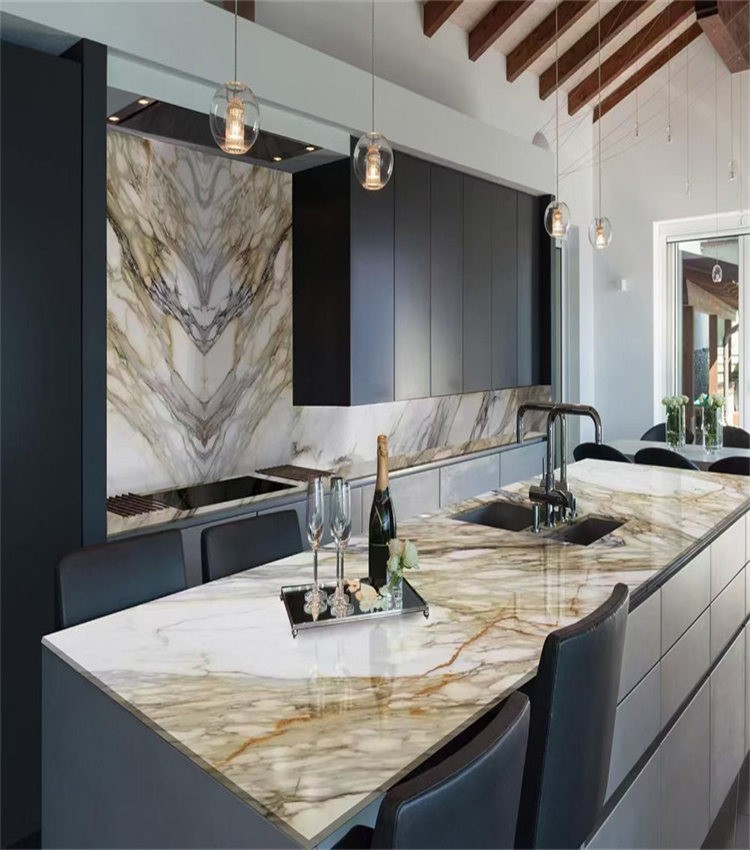Calacatta gold marble island kitchen Calacatta gold marble island kitchen