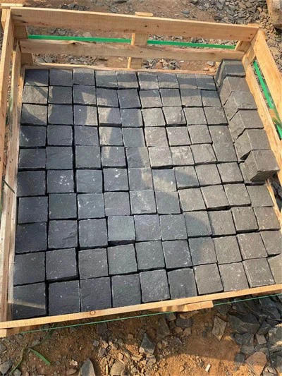 Basalt Paver Alleway